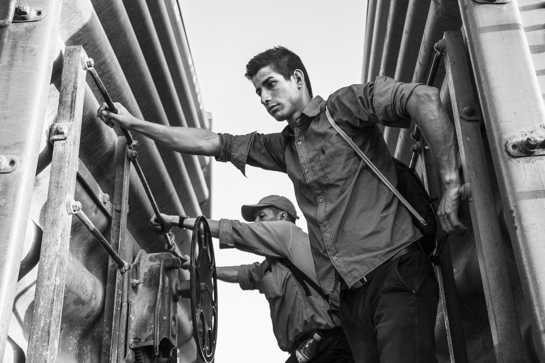 Migrants Jumping Trains in Mexico